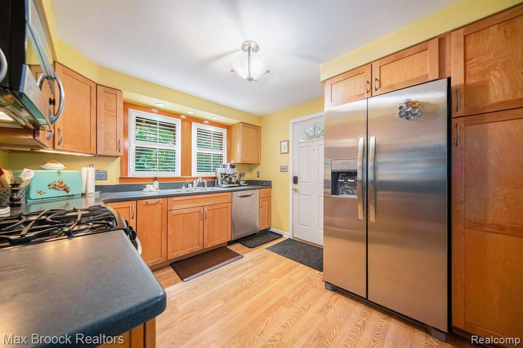 3301 PACKARD Street, Ann Arbor, MI 48108 — Photo 9