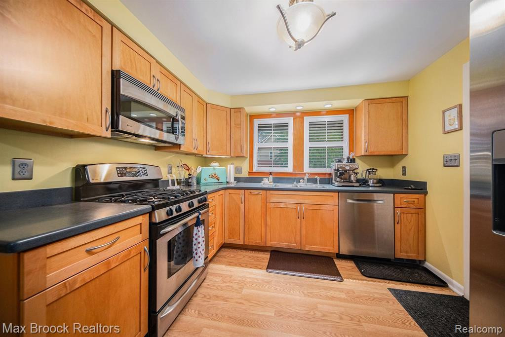 3301 PACKARD Street, Ann Arbor, MI 48108 — Photo 10