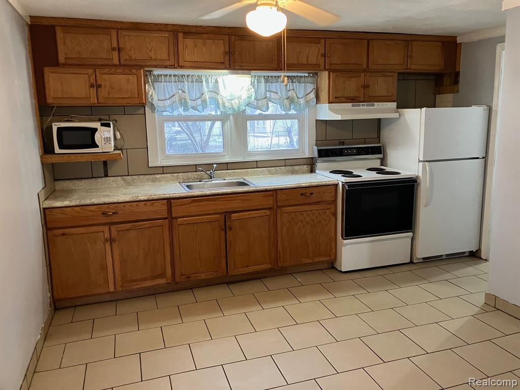 47575 DEQUINDRE Road, Rochester Hills, MI 48307 — Photo 4