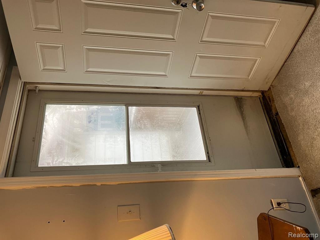 47575 DEQUINDRE Road, Rochester Hills, MI 48307 — Photo 8