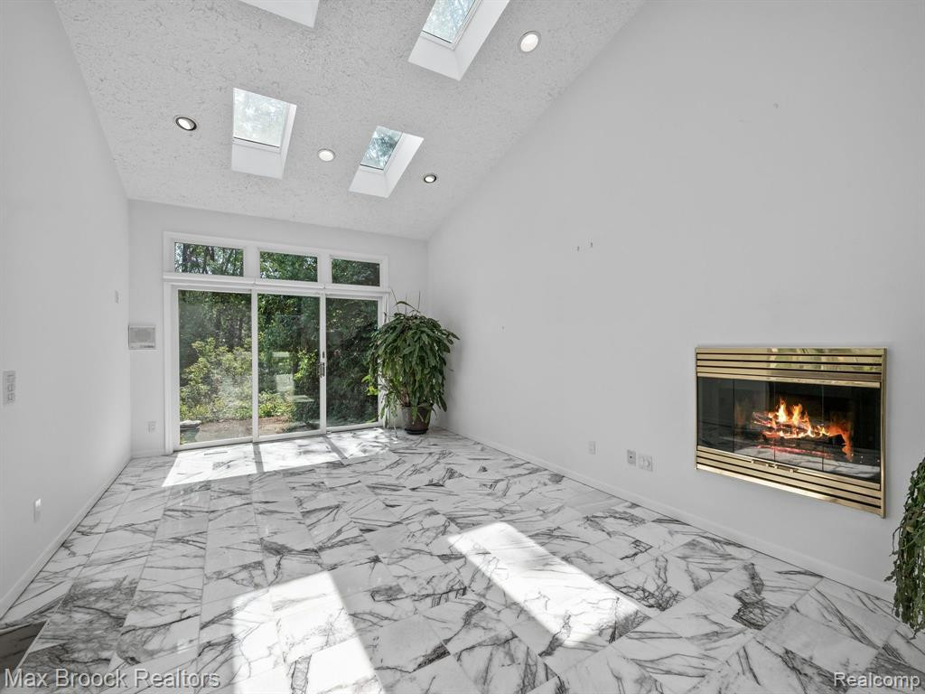 4282 STONELEIGH Road, Bloomfield Hills, MI 48302 — Photo 7