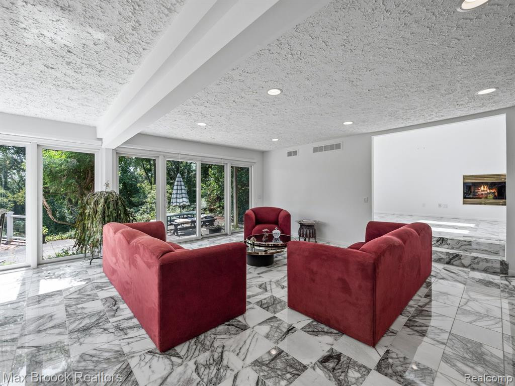 4282 STONELEIGH Road, Bloomfield Hills, MI 48302 — Photo 10