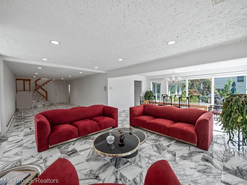 4282 STONELEIGH Road, Bloomfield Hills, MI 48302 — Photo 11