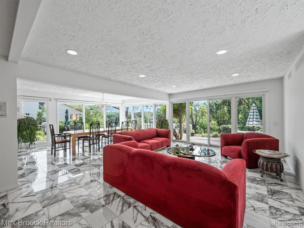 4282 STONELEIGH Road, Bloomfield Hills, MI 48302 — Photo 12