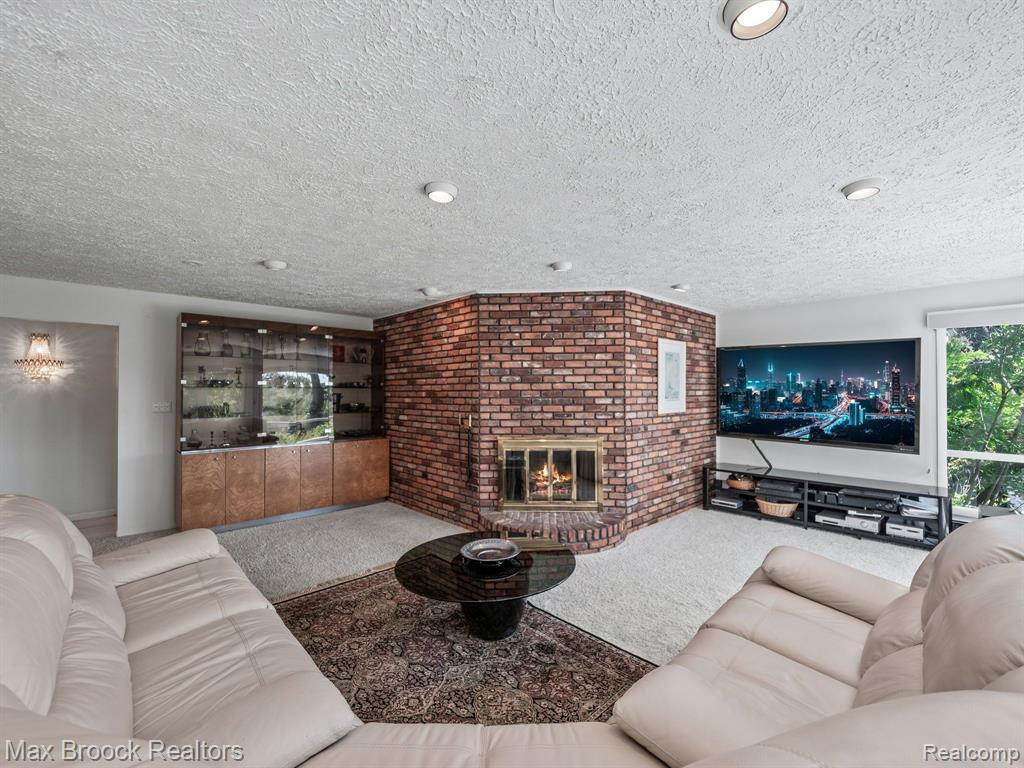 4282 STONELEIGH Road, Bloomfield Hills, MI 48302 — Photo 20