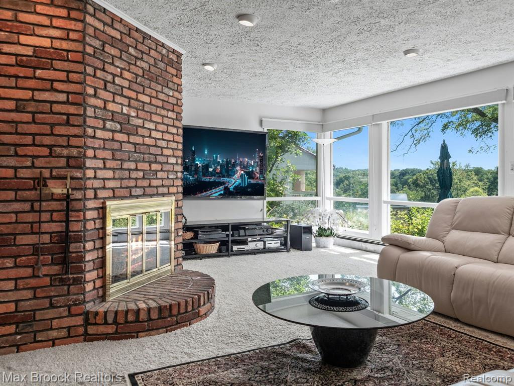 4282 STONELEIGH Road, Bloomfield Hills, MI 48302 — Photo 21
