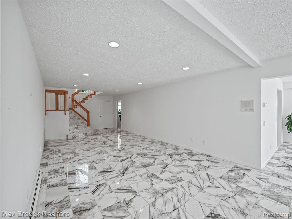 4282 STONELEIGH Road, Bloomfield Hills, MI 48302 — Photo 23