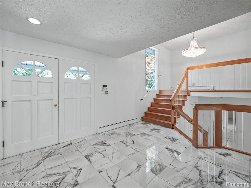 4282 STONELEIGH Road, Bloomfield Hills, MI 48302 — Photo 25