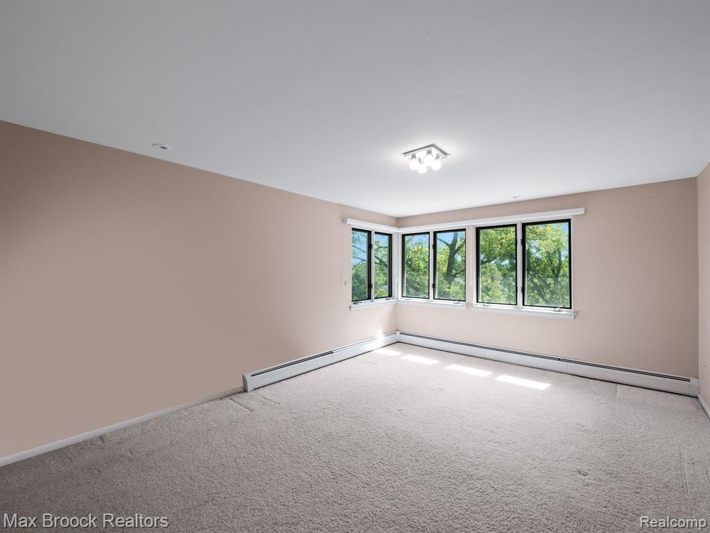 4282 STONELEIGH Road, Bloomfield Hills, MI 48302 — Photo 35