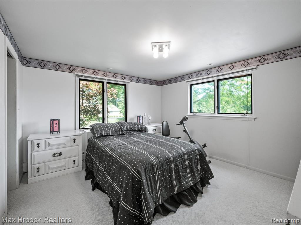 4282 STONELEIGH Road, Bloomfield Hills, MI 48302 — Photo 37