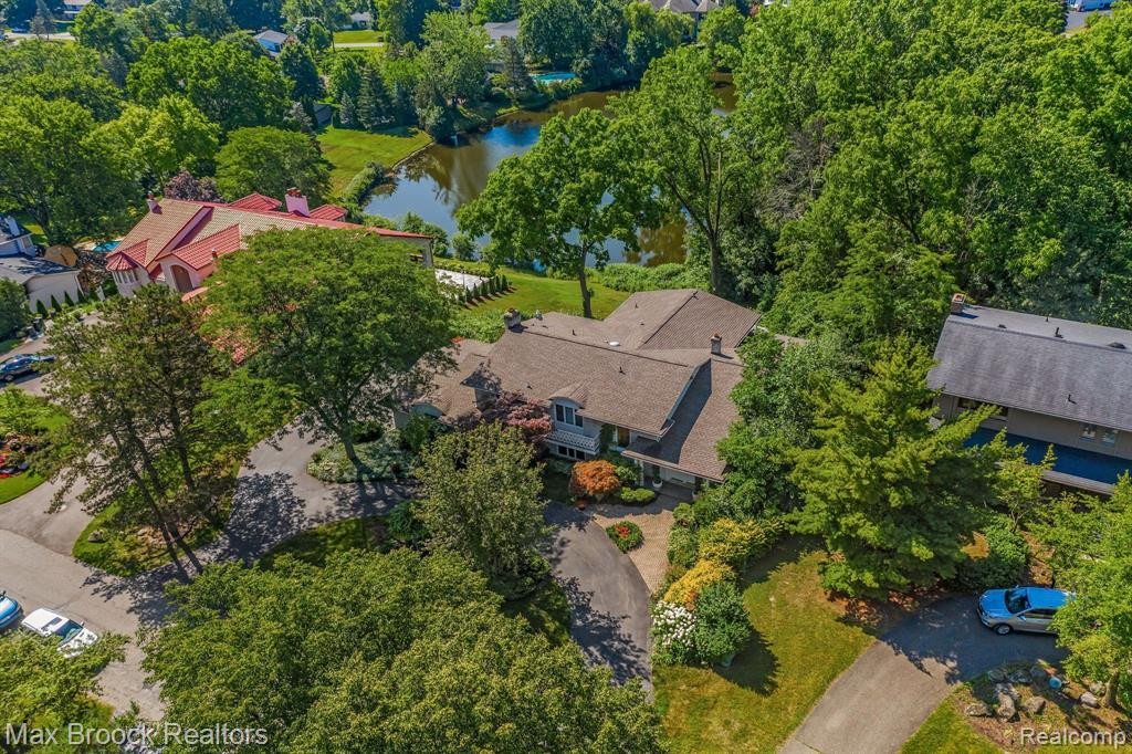 4282 STONELEIGH Road, Bloomfield Hills, MI 48302 — Photo 48