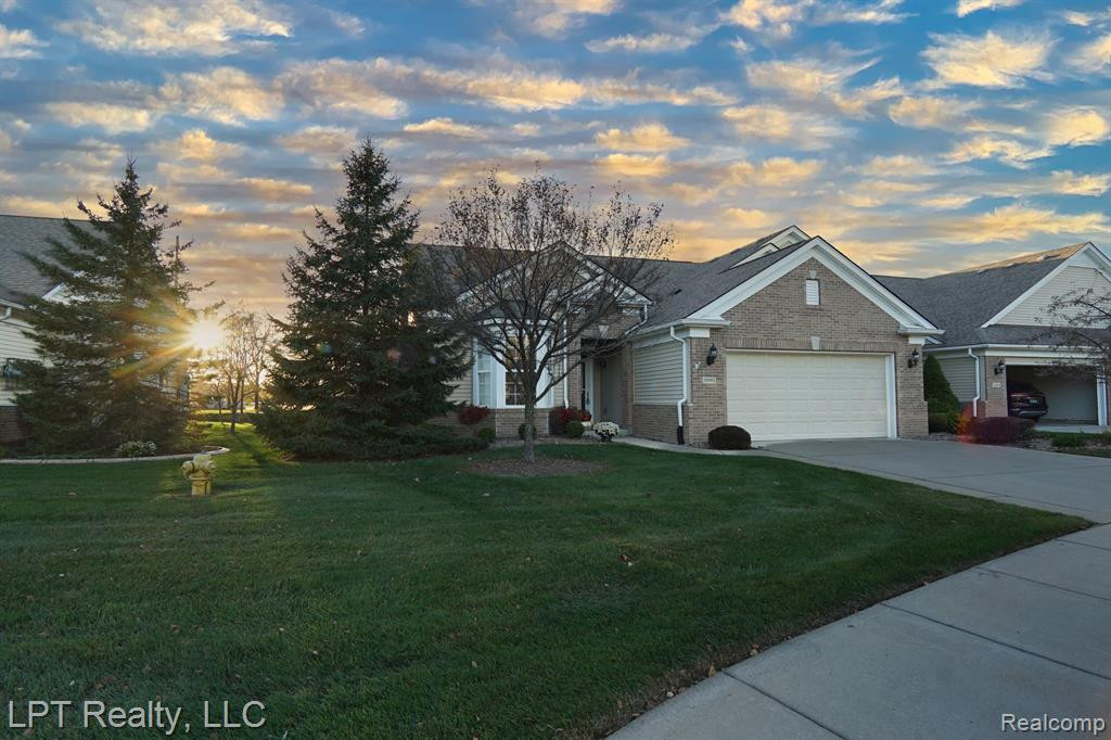 24560 SAND LAKE Lane, Flat Rock, MI 48134 — Photo 2