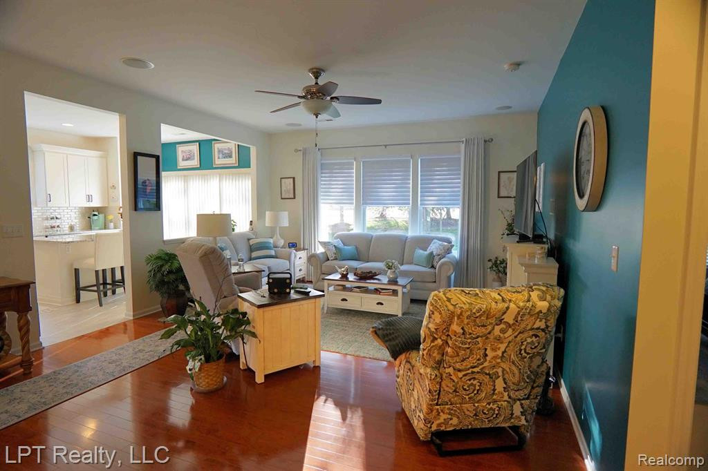 24560 SAND LAKE Lane, Flat Rock, MI 48134 — Photo 3