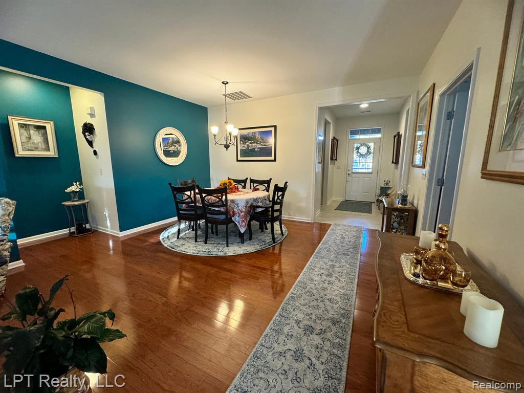 24560 SAND LAKE Lane, Flat Rock, MI 48134 — Photo 4