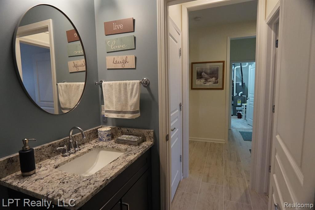 24560 SAND LAKE Lane, Flat Rock, MI 48134 — Photo 29