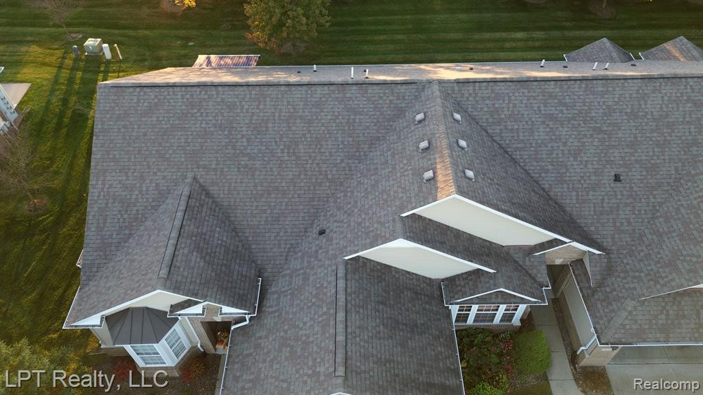 24560 SAND LAKE Lane, Flat Rock, MI 48134 — Photo 35