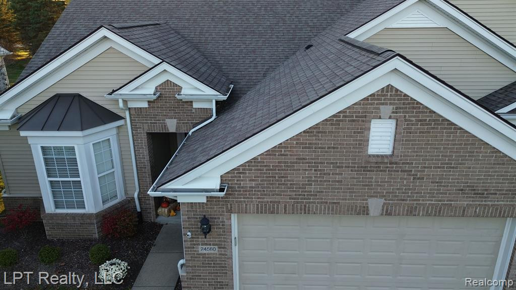 24560 SAND LAKE Lane, Flat Rock, MI 48134 — Photo 36