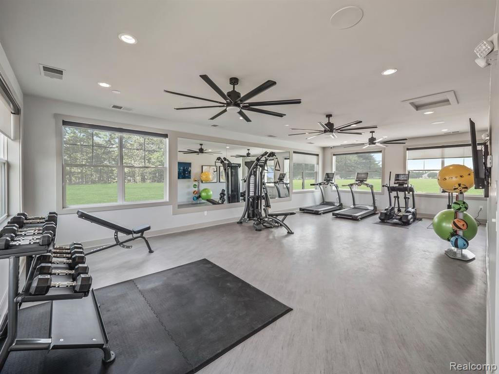 5564 HOBART, West Bloomfield, MI — Photo 9