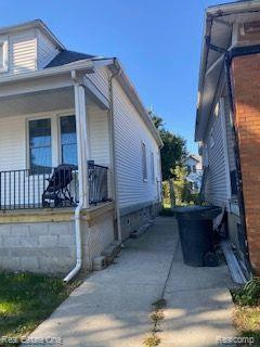 5783 LAWNDALE Street, Detroit, MI 48210 — Photo 2