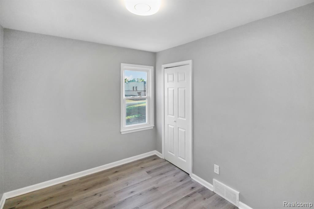5639 N WALTON Street, Westland, MI — Photo 2