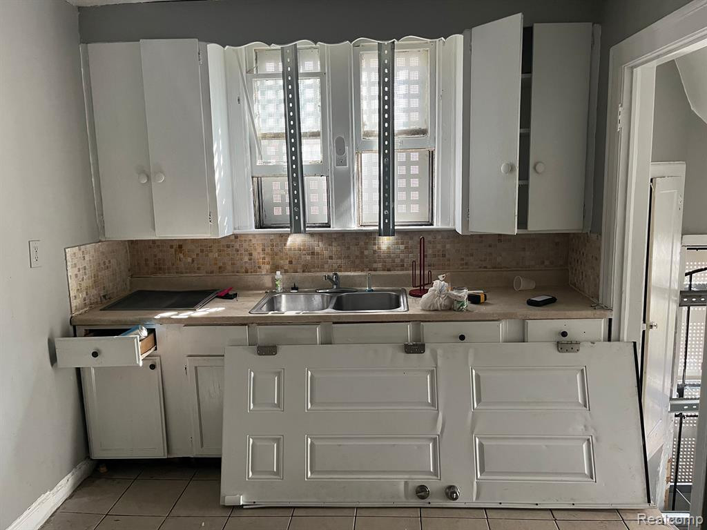 9164 HARVARD Road, Detroit, MI 48224 — Photo 5