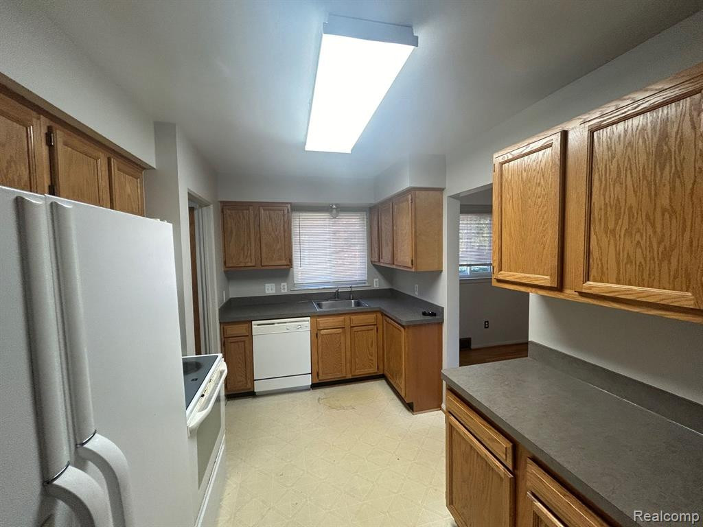 8446 COLGATE Street, Oak Park, MI 48237 — Photo 6