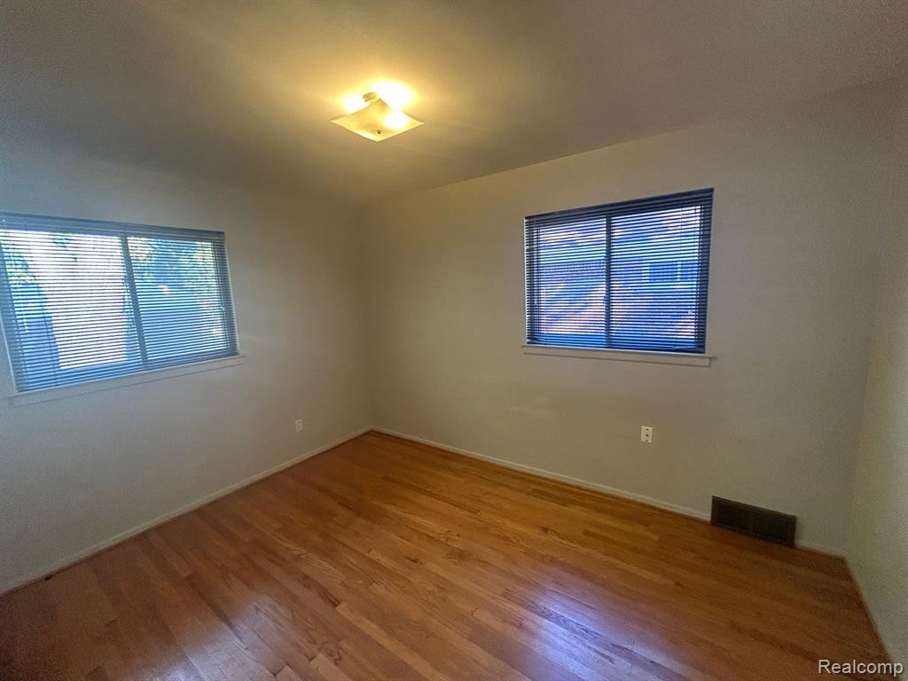 8446 COLGATE Street, Oak Park, MI 48237 — Photo 9