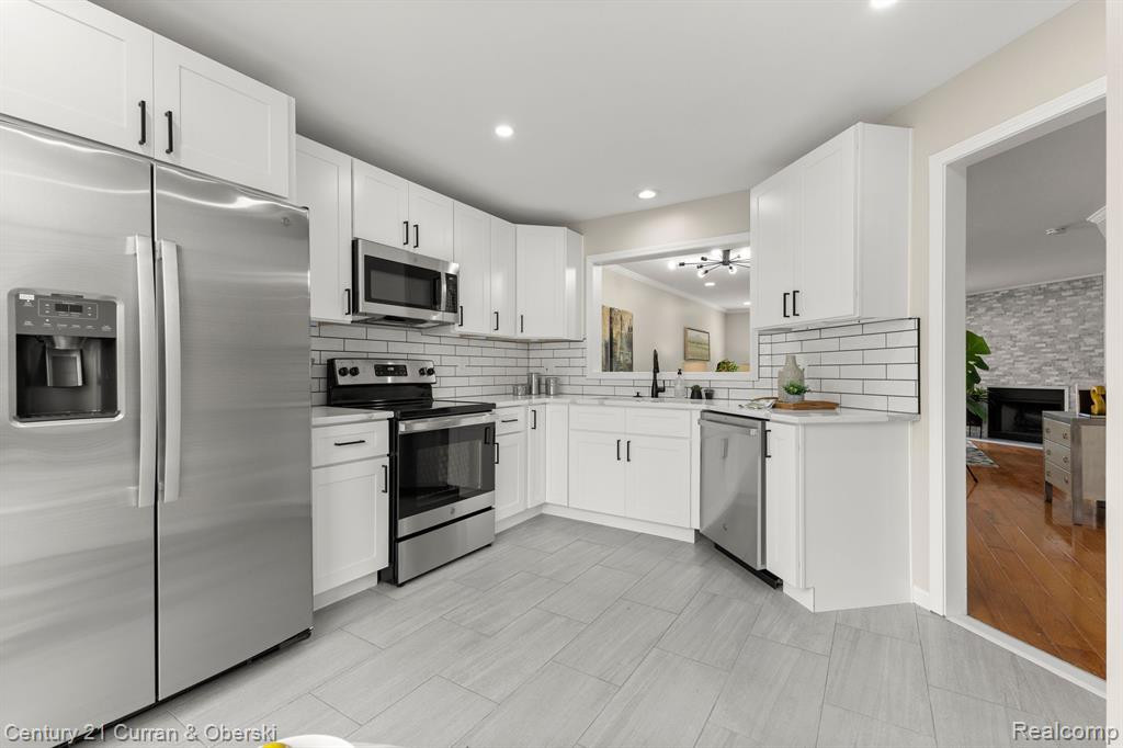 234 MAIN SAIL Court, 31, Detroit, MI 48207 — Photo 13