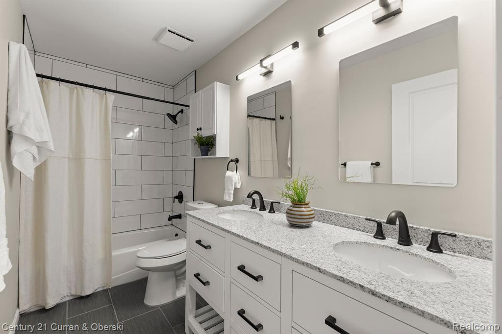 234 MAIN SAIL Court, 31, Detroit, MI 48207 — Photo 28
