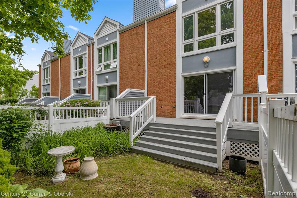 234 MAIN SAIL Court, 31, Detroit, MI 48207 — Photo 37