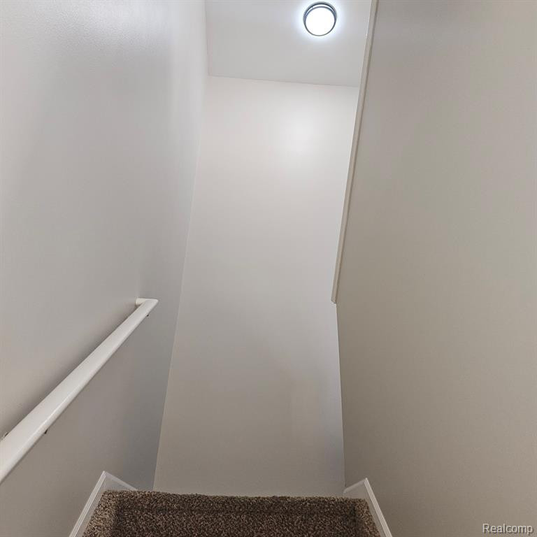 669 ABBINGTON Court, Howell, MI 48843 — Photo 6