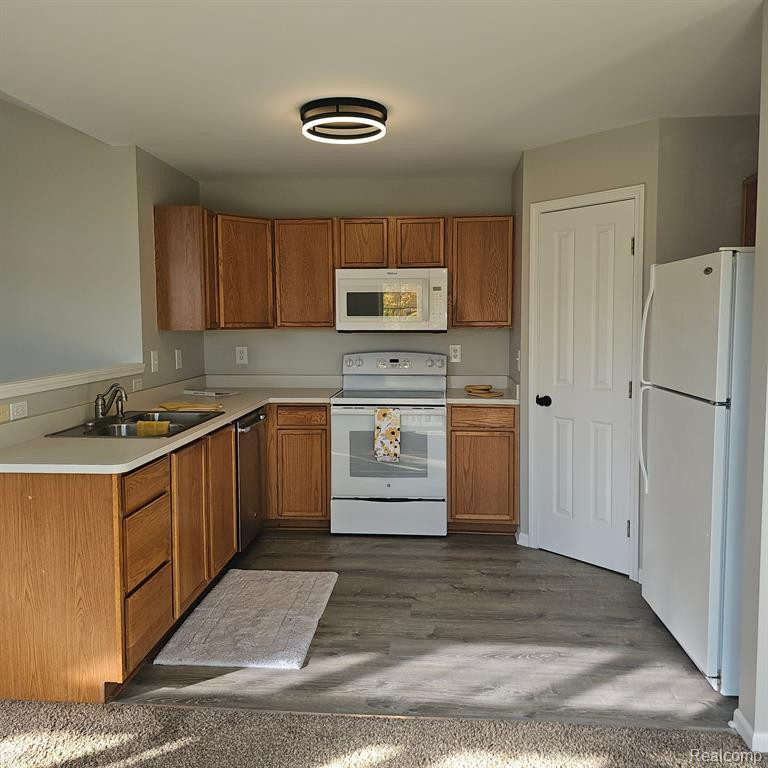 669 ABBINGTON Court, Howell, MI 48843 — Photo 13
