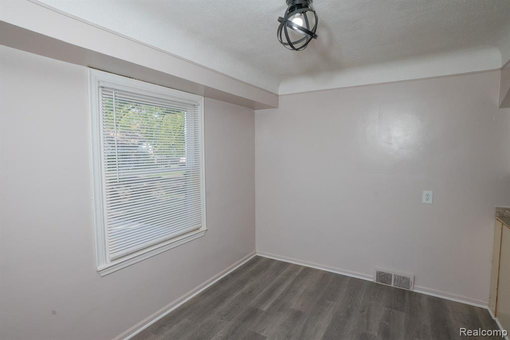 8483 PIERSON Street, Detroit, MI 48228 — Photo 6
