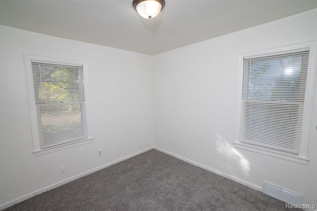 8483 PIERSON Street, Detroit, MI 48228 — Photo 14