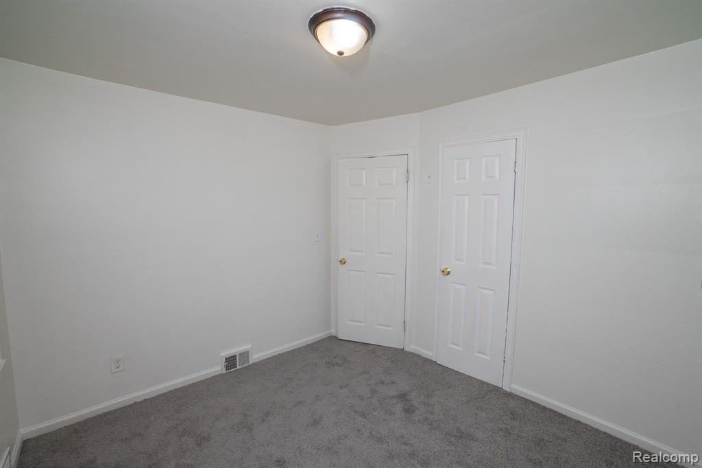 8483 PIERSON Street, Detroit, MI 48228 — Photo 15