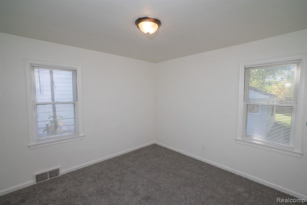 8483 PIERSON Street, Detroit, MI 48228 — Photo 16