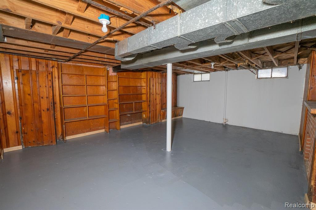 8483 PIERSON Street, Detroit, MI 48228 — Photo 21