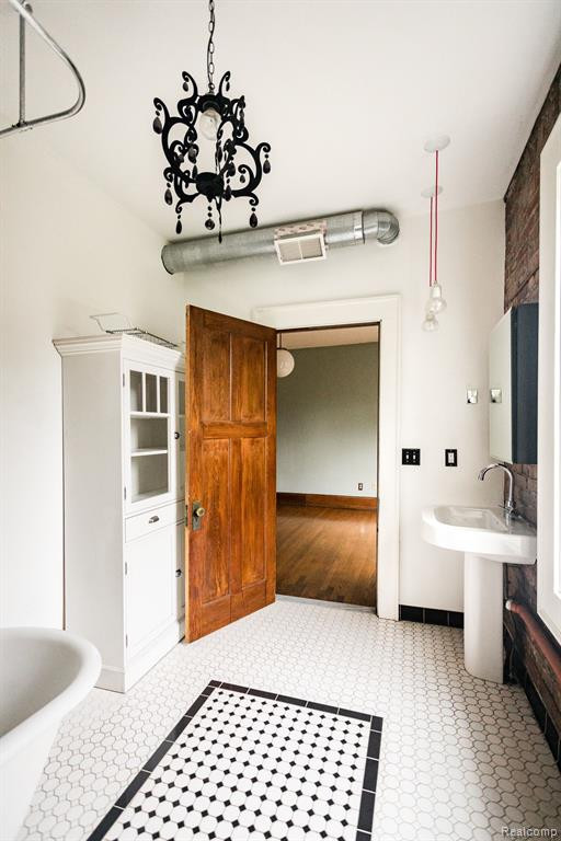 659 W CANFIELD Street, Detroit, MI 48201 — Photo 27
