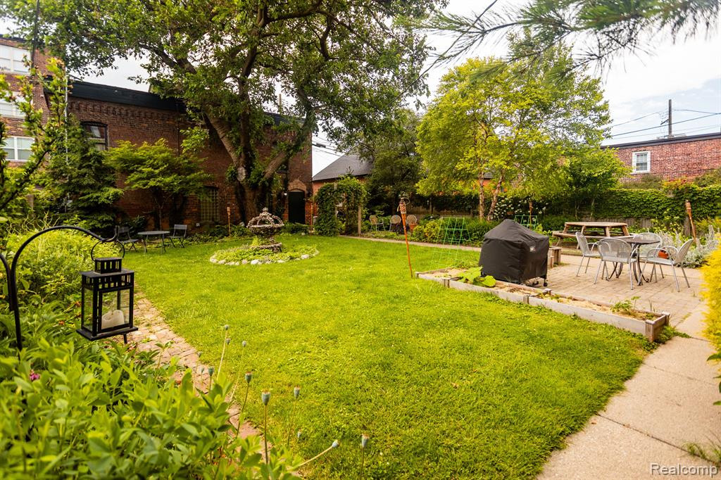659 W CANFIELD Street, Detroit, MI 48201 — Photo 34