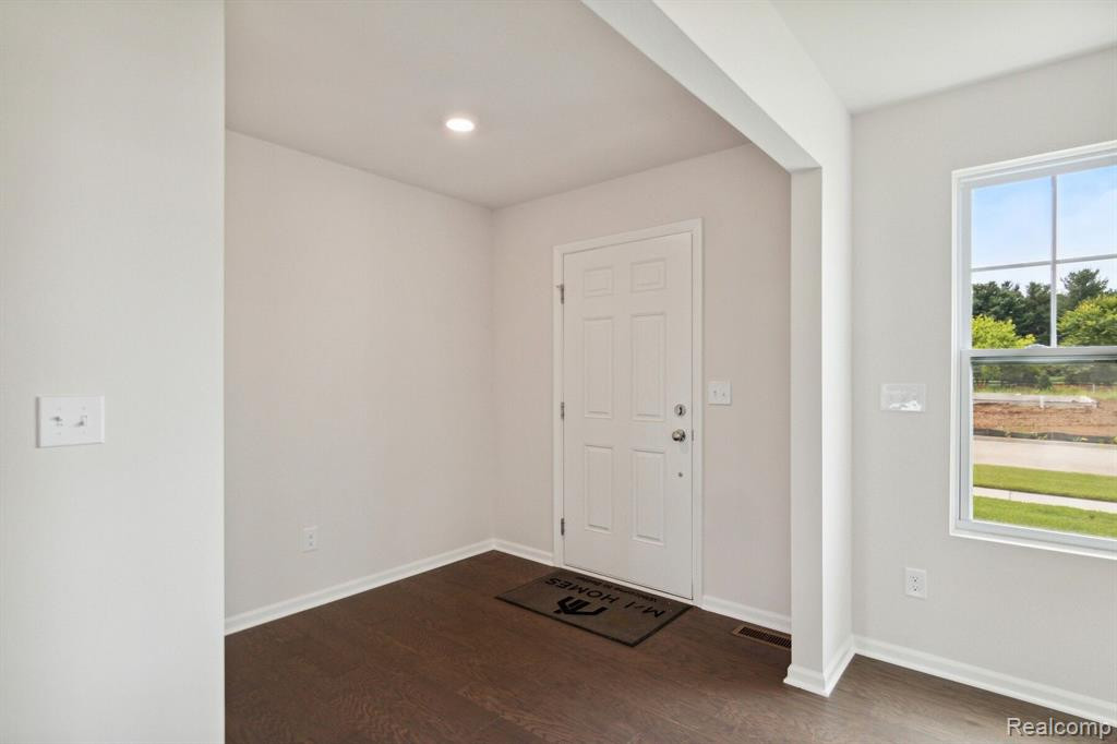 527 ELM Street, Chelsea, MI 48118 — Photo 6