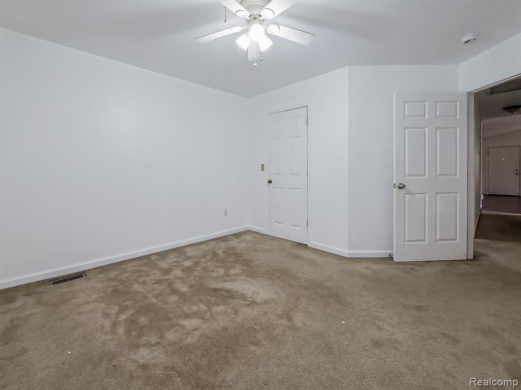 49 OAKHILL Street, Pontiac, MI 48342 — Photo 12