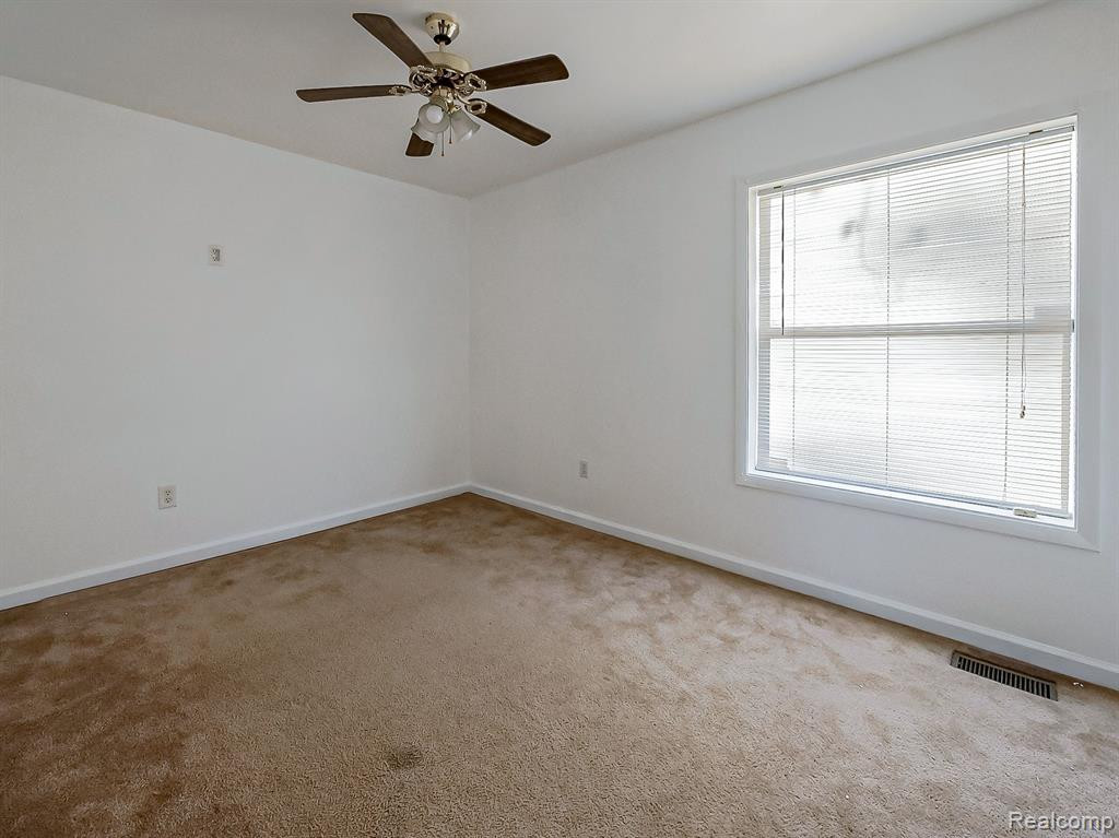49 OAKHILL Street, Pontiac, MI 48342 — Photo 15