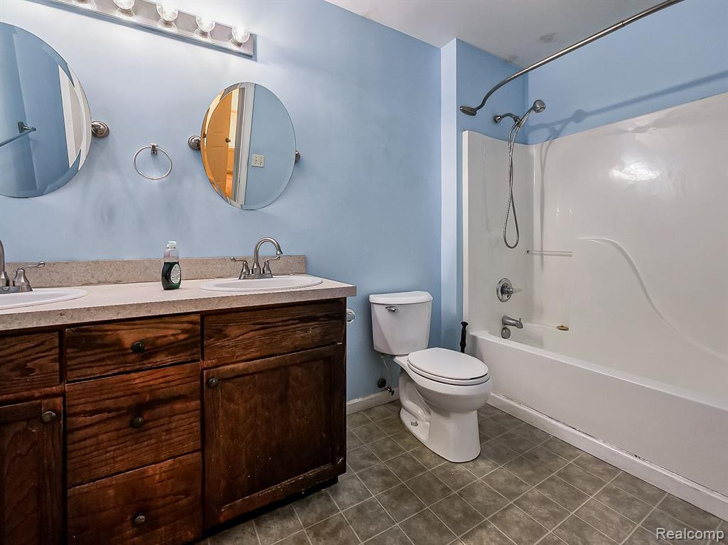 49 OAKHILL Street, Pontiac, MI 48342 — Photo 20