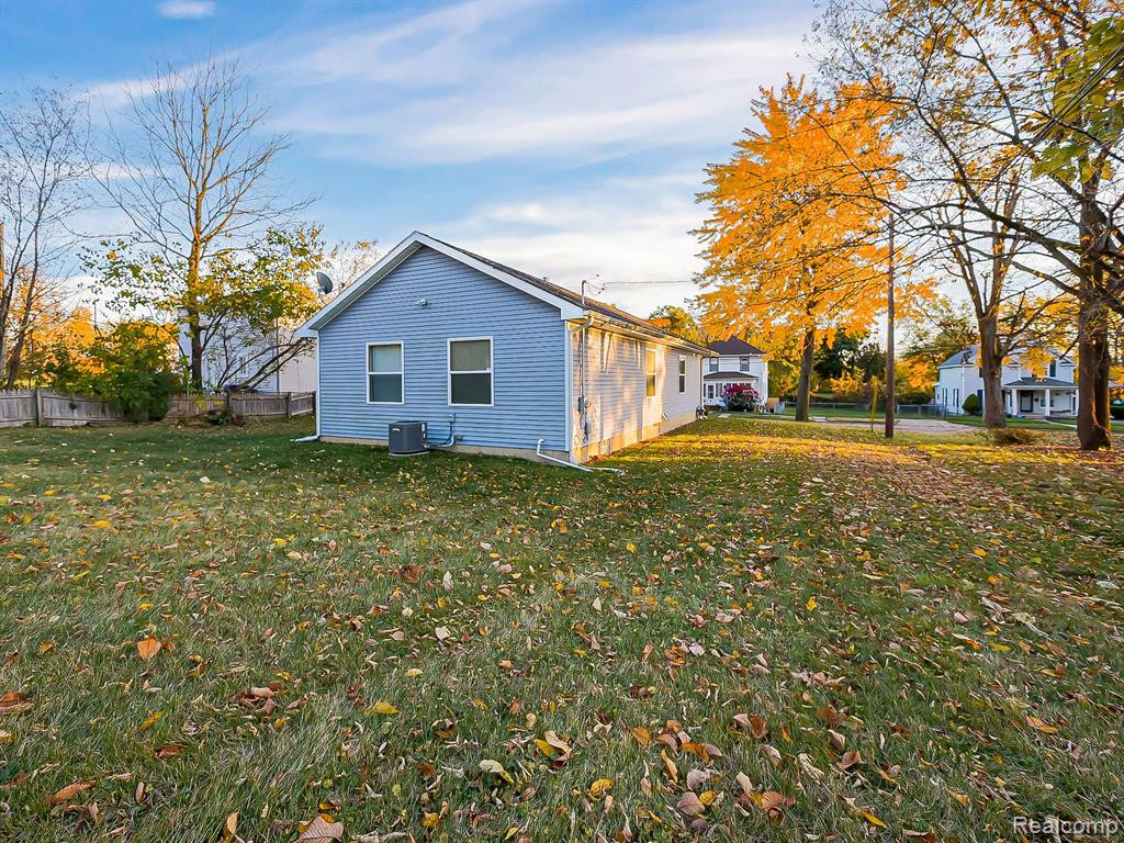 49 OAKHILL Street, Pontiac, MI 48342 — Photo 25