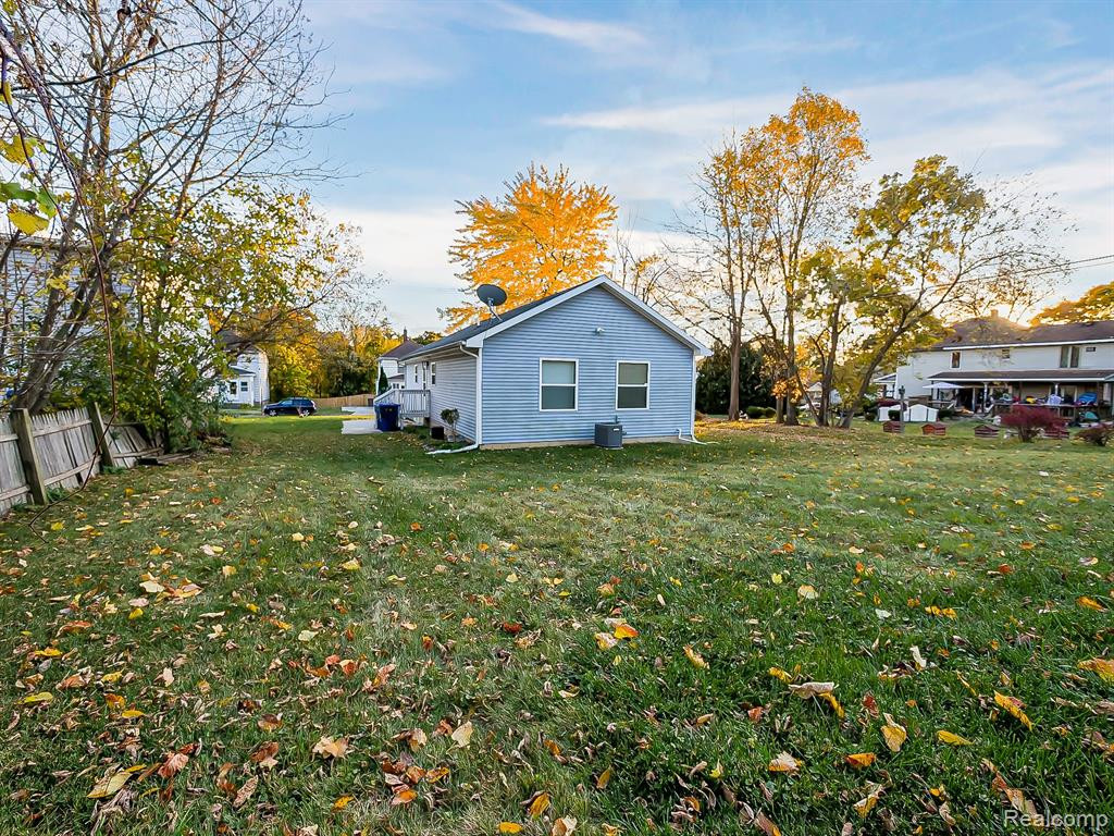 49 OAKHILL Street, Pontiac, MI 48342 — Photo 26
