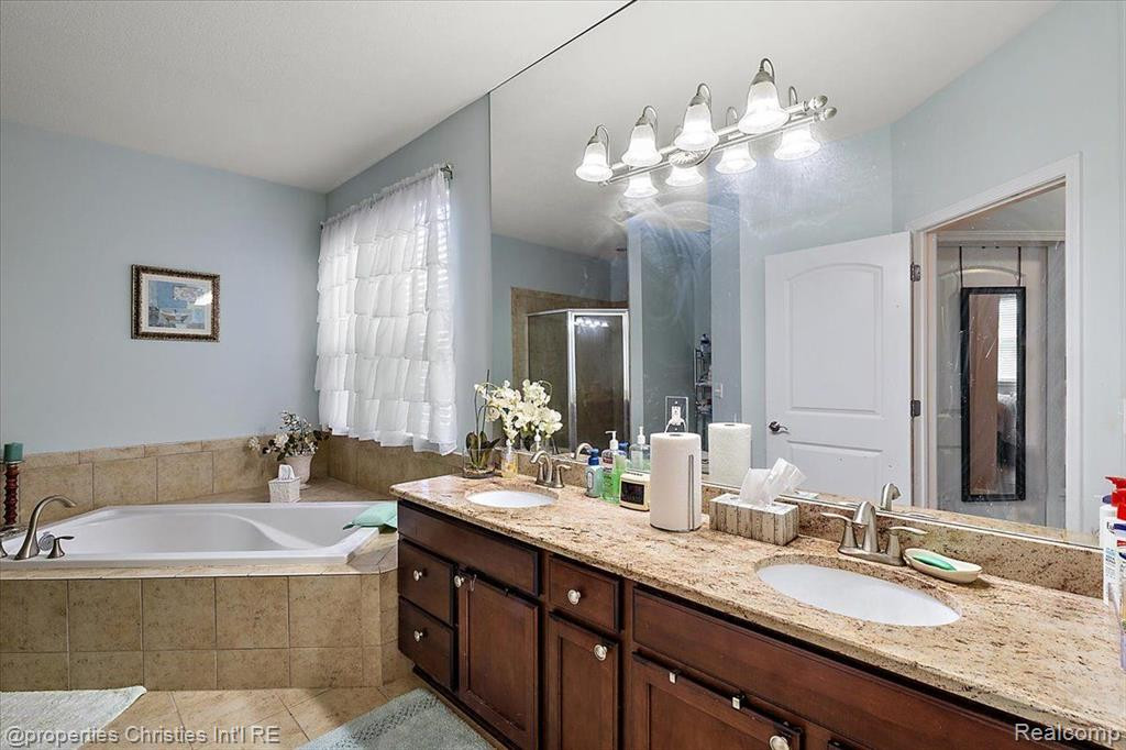 27026 MAXWELL, Novi, MI — Photo 17
