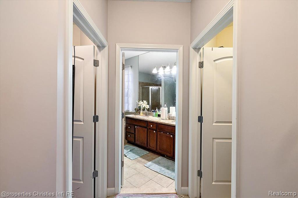 27026 MAXWELL, Novi, MI — Photo 21