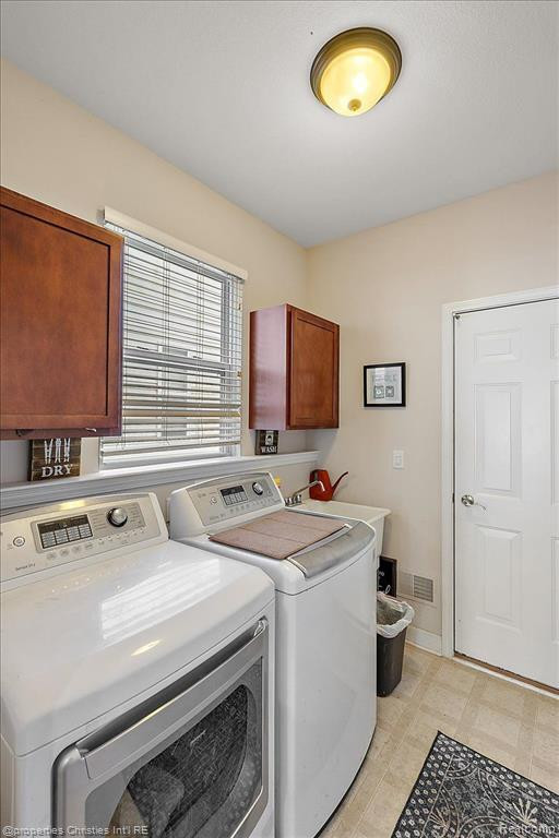 27026 MAXWELL, Novi, MI — Photo 28