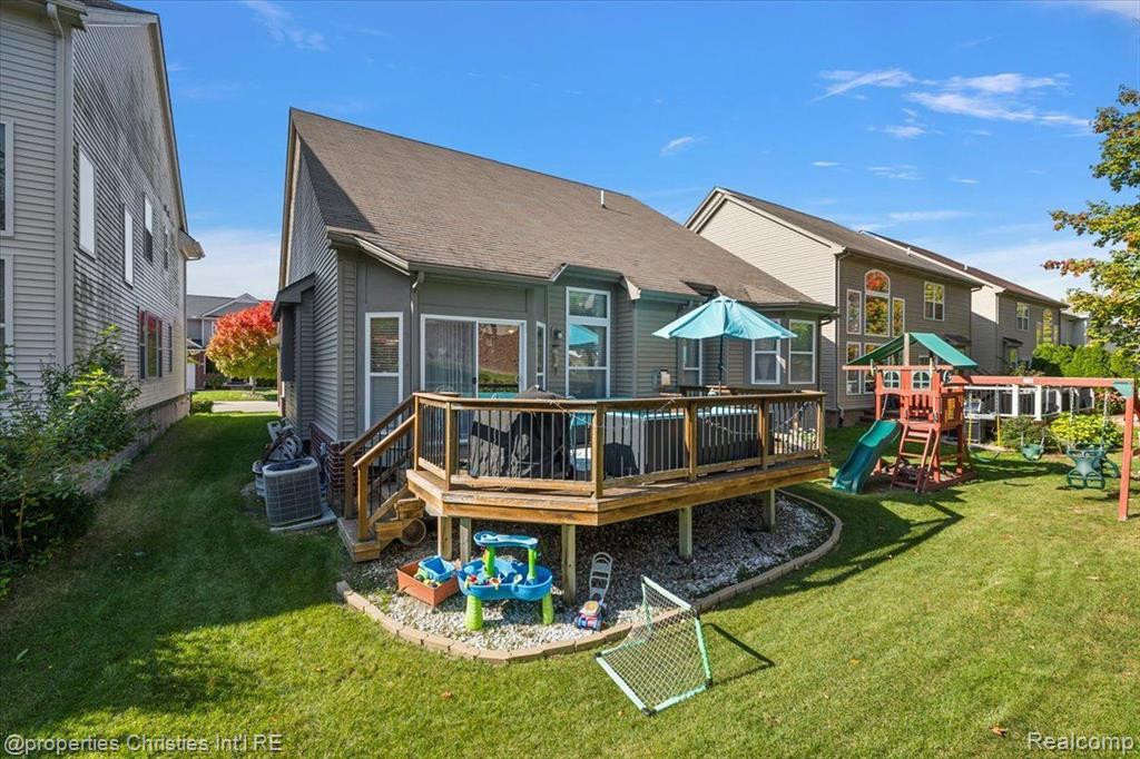 27026 MAXWELL, Novi, MI — Photo 46