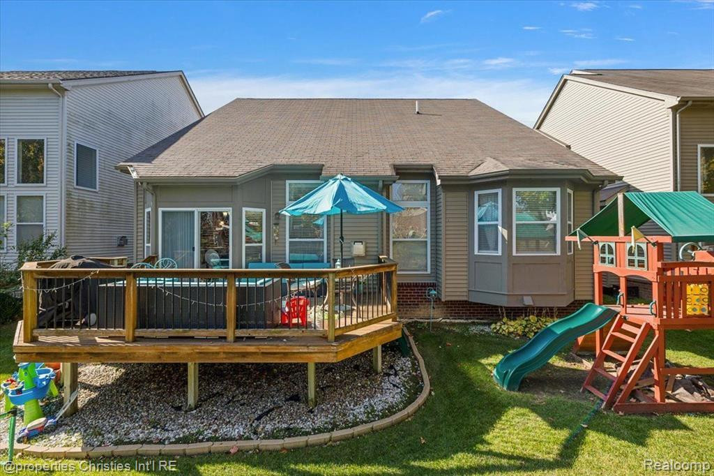 27026 MAXWELL, Novi, MI — Photo 47
